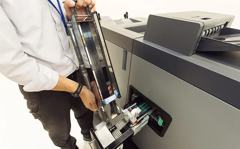 専用の大量排紙用トレイ