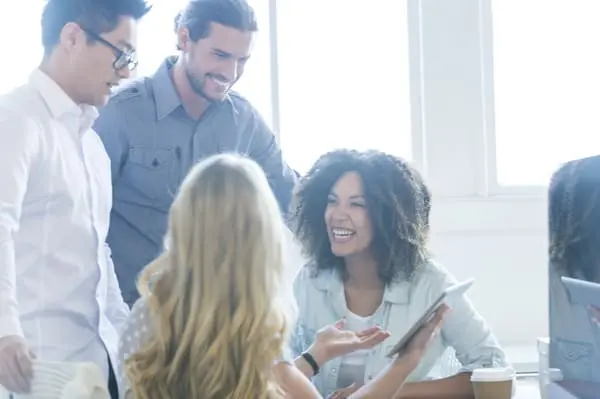 職務現場でお互いの業務進捗が図れている