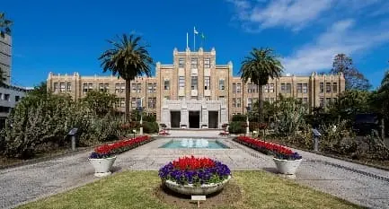 十分な準備期間でシステムを立上げ、パッケージベースで業務を改革