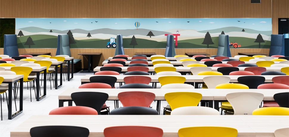 クボタ筑波工場を象徴するデザインの壁面