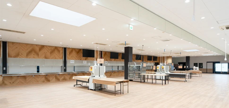 木目調が心地よい食堂