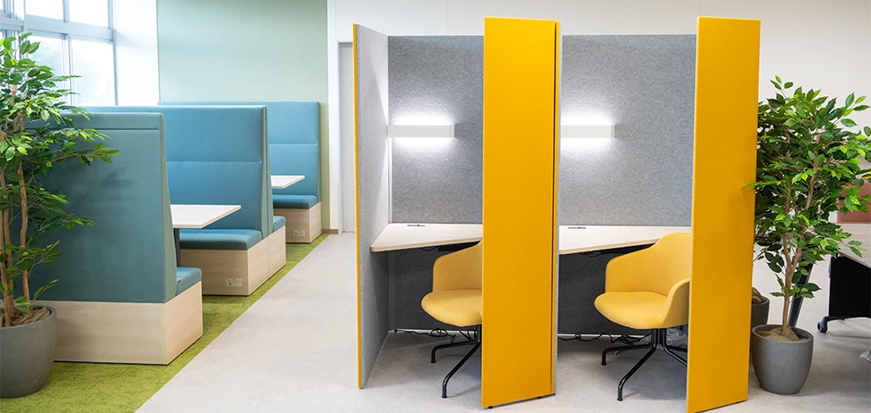 周囲の視線を遮ることができるWeb会議ブース
