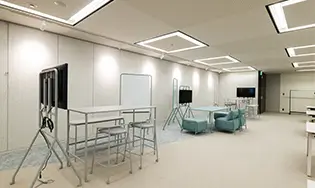 可動式什器で構成されたオープンミーティングエリア