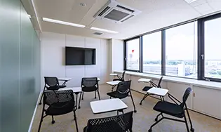 小規模会議に適したミーティングルーム