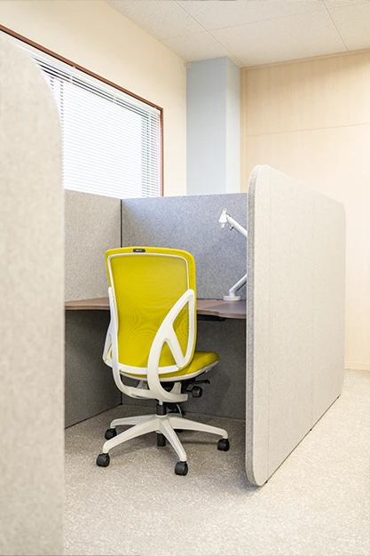 集中して作業できるブース席