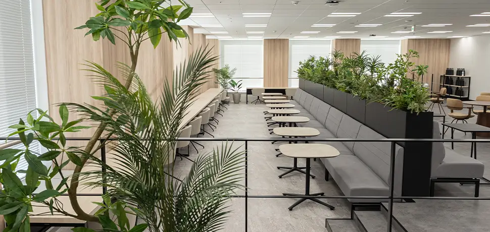 グリーンに囲まれた開放感ある小下がりエリア