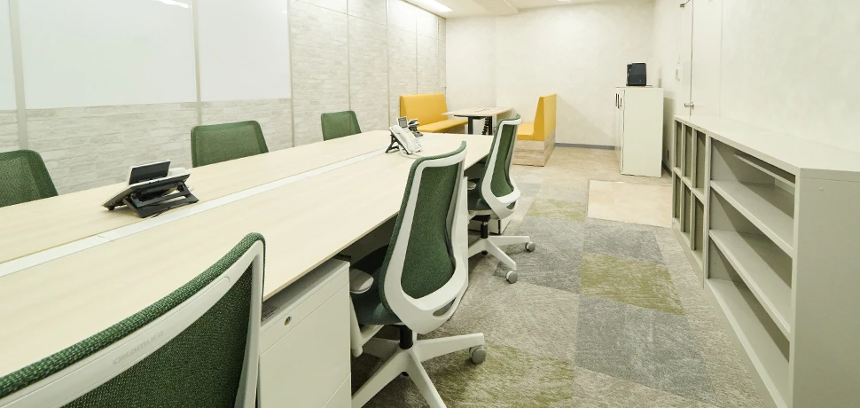 什器や内装で居心地の良さを追求