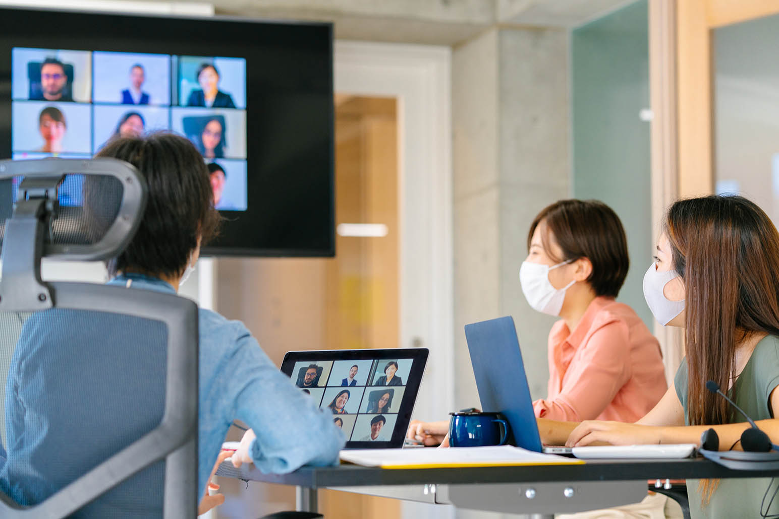 ニューノーマルな働き方とは？企業の取り組みと解決すべき課題を解説