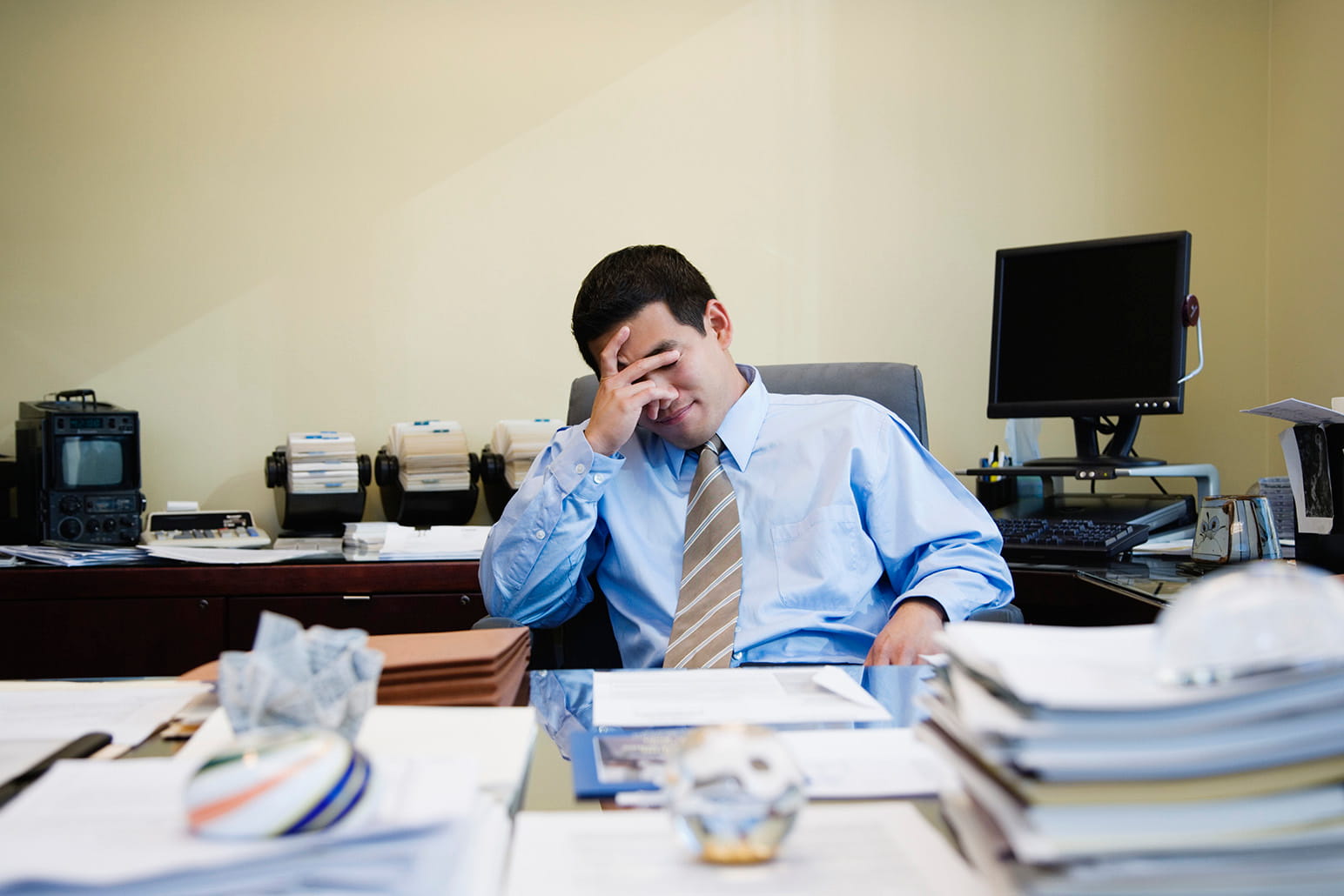 「紙文書に縛られた働き方」のデメリット