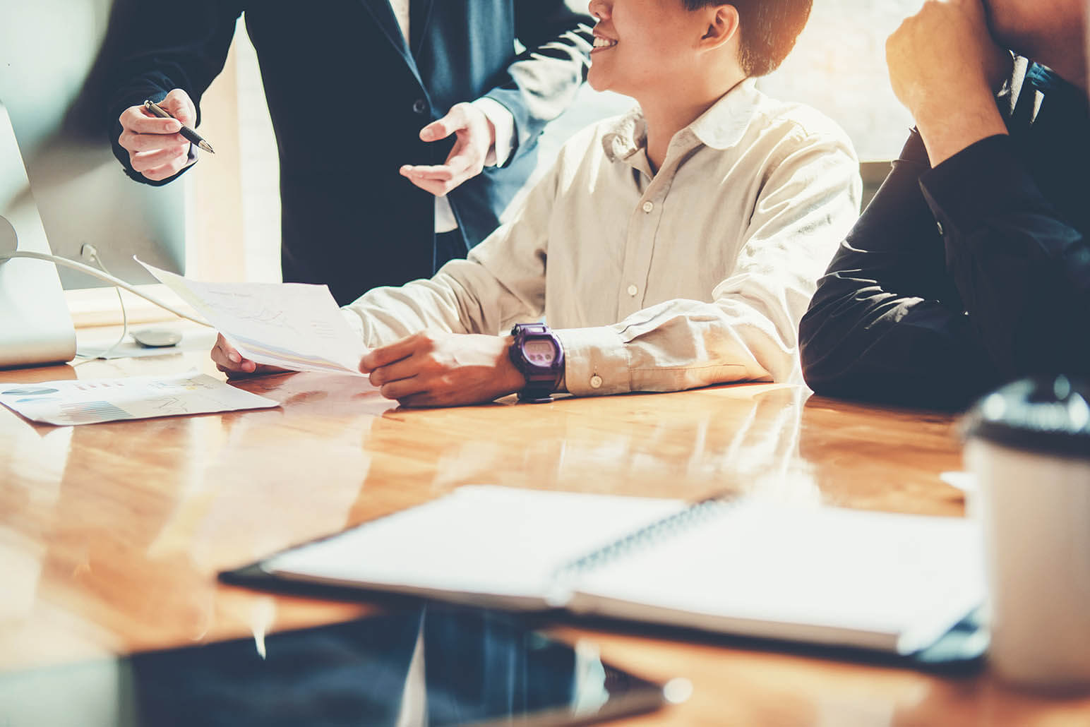 フリーアドレスがもたらすコミュニケーションの改善とフレキシブルな働き方