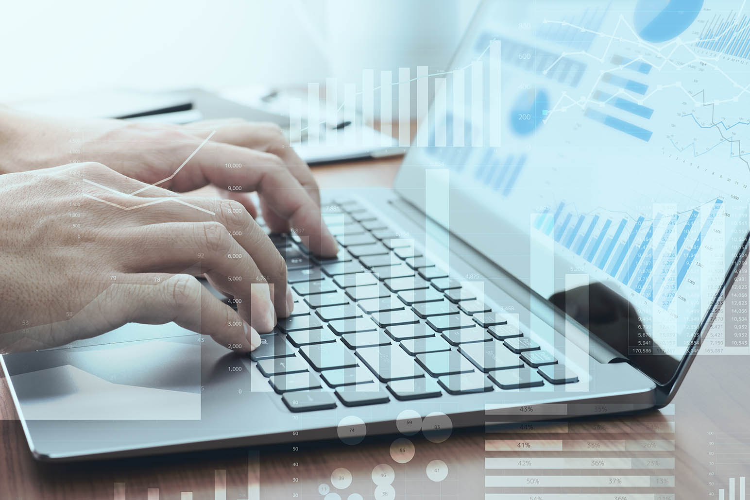 デジタル変革（DX）の概要と必要とされている時代背景