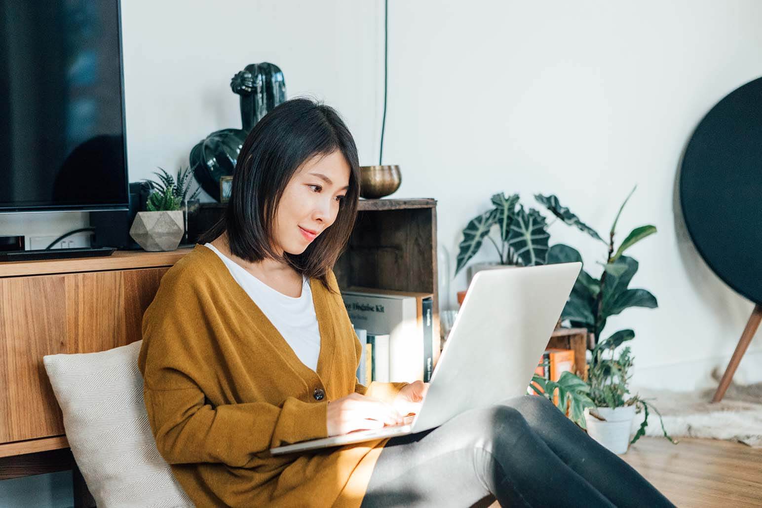 場所と時間の制約から開放された自由度の高い働き方実現へ　〜テレワークとペーパーレスを考える〜