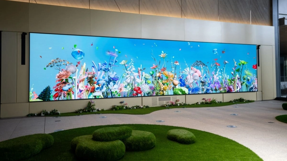 美しい星空の映像が広がるLEDドームのプラネタリウム