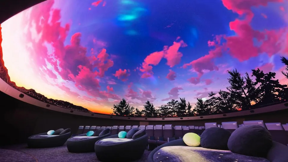 LEDと液晶の違いを徹底比較！基本構造と性能の違い【前編】